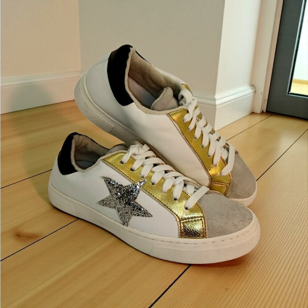 Steven New York Designer Womens White & Gold Glitter Star Sneakers - Size 6M